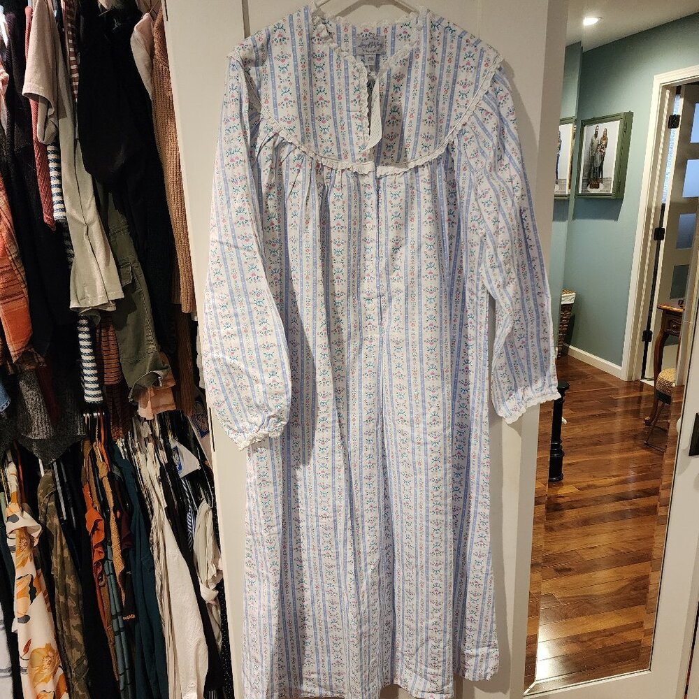 Lanz of Salzburg Nightgown Grandmacore Cottagecore Vintage L